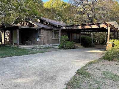 124 Little John Drive DeSoto, TX 75115