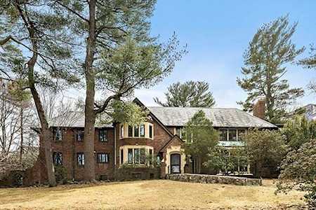 90 Holland Rd Brookline, MA 02446