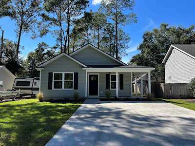 x Shar Mel Re Ln Crawfordville, FL 32327