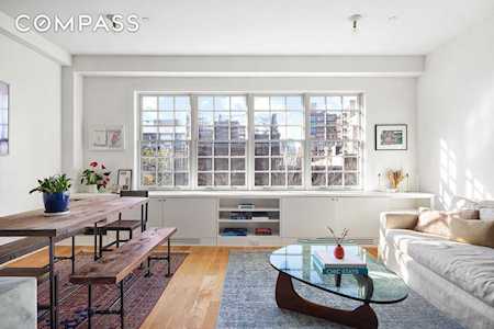 563 Carroll St #4 Brooklyn, NY 11215