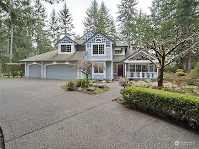 4950 North Creek Ln Gig Harbor, WA 98335