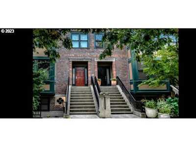 6190 NE Brighton ST Hillsboro, OR 97124