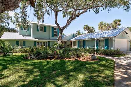 325 Cathedral Oaks Dr Vero Beach, FL 32963