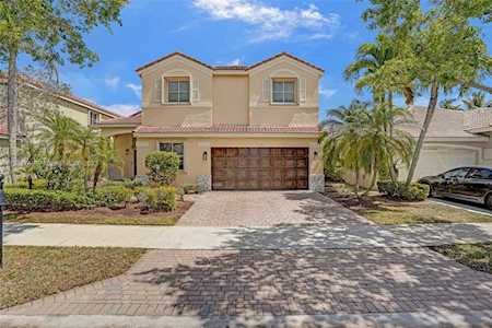 1102 Fairfield Meadows Dr Weston, FL 33327