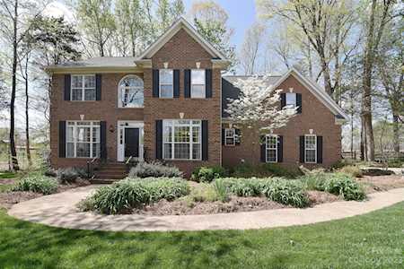6401 Hollow Oak Dr Mint Hill, NC 28227
