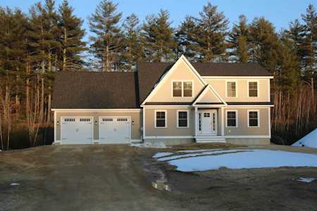 6 Bryson Ln Lee, NH 03861