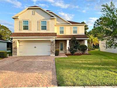 663 NE Moss Rose Place Port Saint Lucie, FL 34983