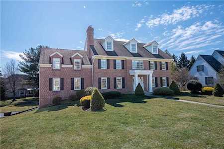 2712 Hampstead Rd Allentown, PA 18103