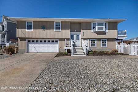 253 Teakwood Dr Bayville, NJ 08721