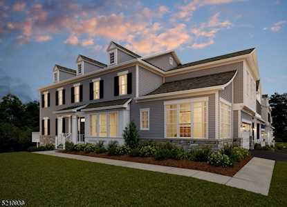 17 Hillandale Dr Mendham Twp., NJ 07945