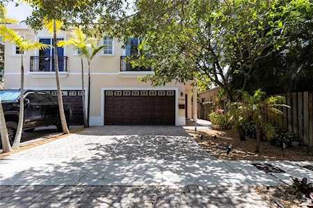 1106 NE 1st St Fort Lauderdale, FL 33301