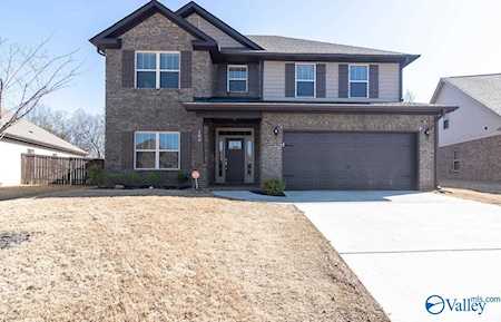182 Kingswood Drive Huntsville, AL 35806