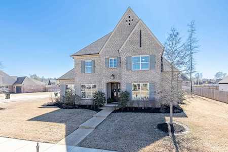 867 Cypress Pond Dr Collierville, TN 38017