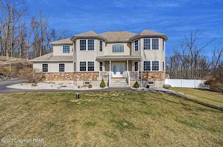 117 Dairy Hill Ct East Stroudsburg, PA 18301