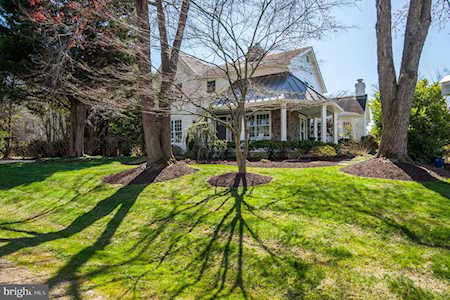 9817 Squaw Valley Dr Vienna, VA 22182