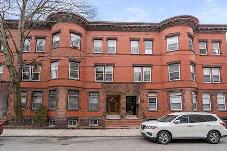 124 Park St #3 Brookline, MA 02446