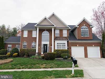 2202 Dunrobin Dr Bowie, MD 20721