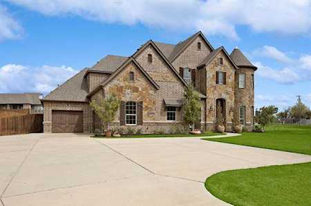 5612 The Resort Boulevard Fort Worth, TX 76179