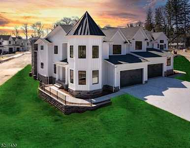 3 Park West Mountainside Boro, NJ 07092