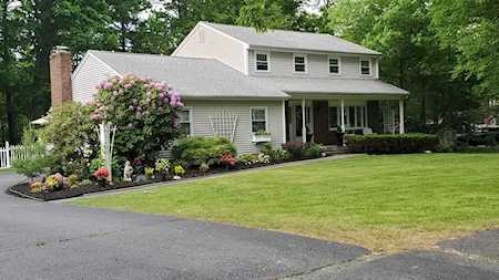 35 Rawson Hill Road Shrewsbury, MA 01545