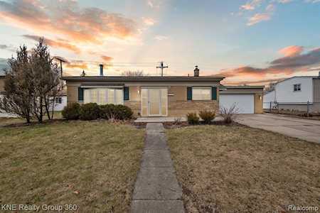 32234 Sandra Ln Westland, MI 48185