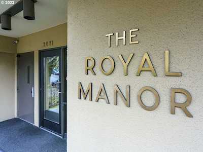 2021 SW Main ST #17 Portland, OR 97205
