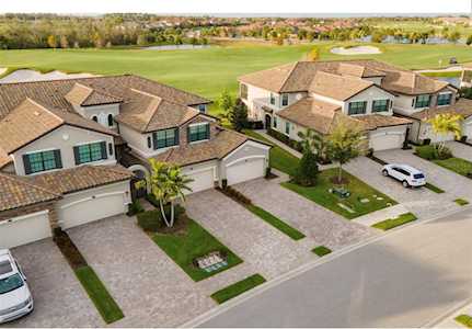 5904 Wake Forest RUN #101 Bradenton, FL 34211