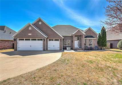 4461 W Lofty Wood Dr Fayetteville, AR 72704