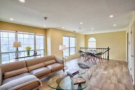 83 Howard Street Newark City, NJ 07103
