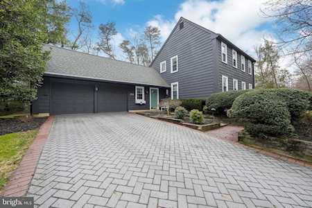 10 Harrowgate Dr Cherry Hill, NJ 08003