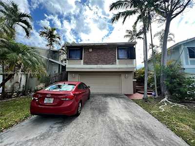 21813 SW 98th Pl Cutler Bay, FL 33190