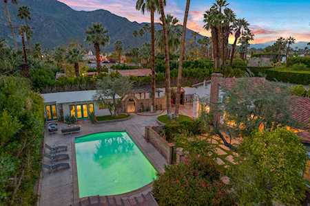367 Tamarisk Rd Palm Springs, CA 92262