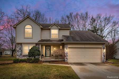 1876 Heron View Dr West Bloomfield Twp, MI 48324
