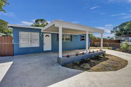 272 NW 31st Ave Fort Lauderdale, FL 33311