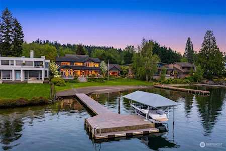 Lake Sammamish Waterfront Homes (Local Waterfront Specialists)