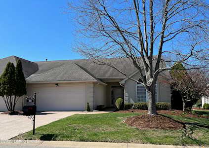 502 Village Lake Dr Louisville, KY 40245