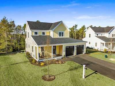 77 White Clover Trl Plymouth, MA 02360