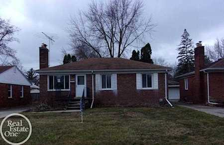 411 Harrington Street Mount Clemens, MI 48043