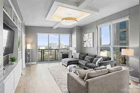 333 W Trade St Charlotte, NC 28202