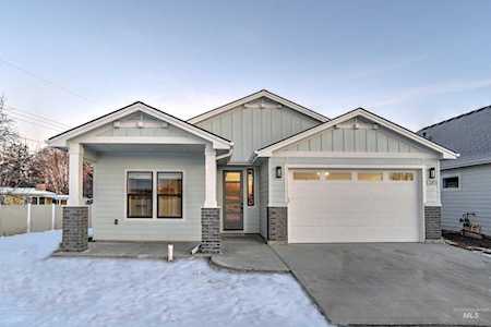 1385 N Parkshire Way Meridian, ID 83642