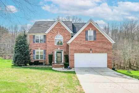 240 Winter Flake Dr Statesville, NC 28677