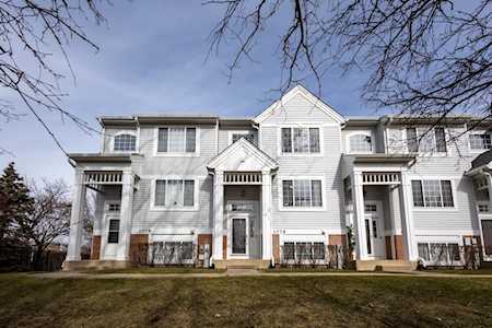 1076 Savoy Ct Elk Grove Village, IL 60007