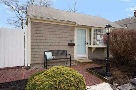 34 Homewood Ave North Providence, RI 02911