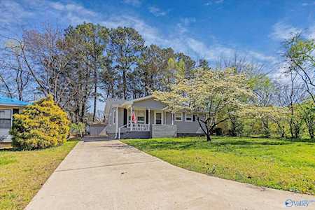 4211 NW Cloverdale Drive Huntsville, AL 35805