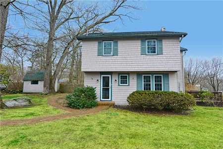 21 Neptune Dr North Kingstown, RI 02874