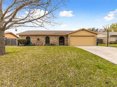 1120 Manning Street Benbrook, TX 76126