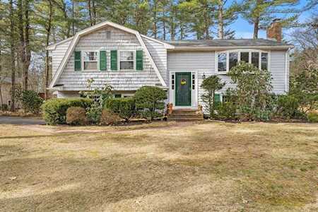 17 Lantern Lane Medfield, MA 02052