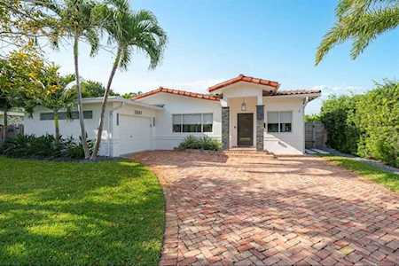 2001 NE 25th Street Wilton Manors, FL 33305