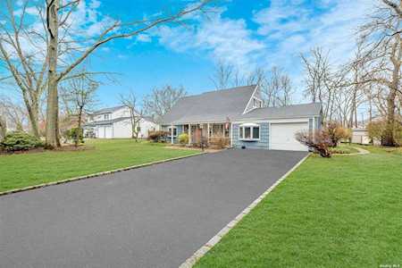 27 Barker Drive Stony Brook, NY 11790