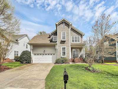 7553 Thorn Creek Ln Tega Cay, SC 29708